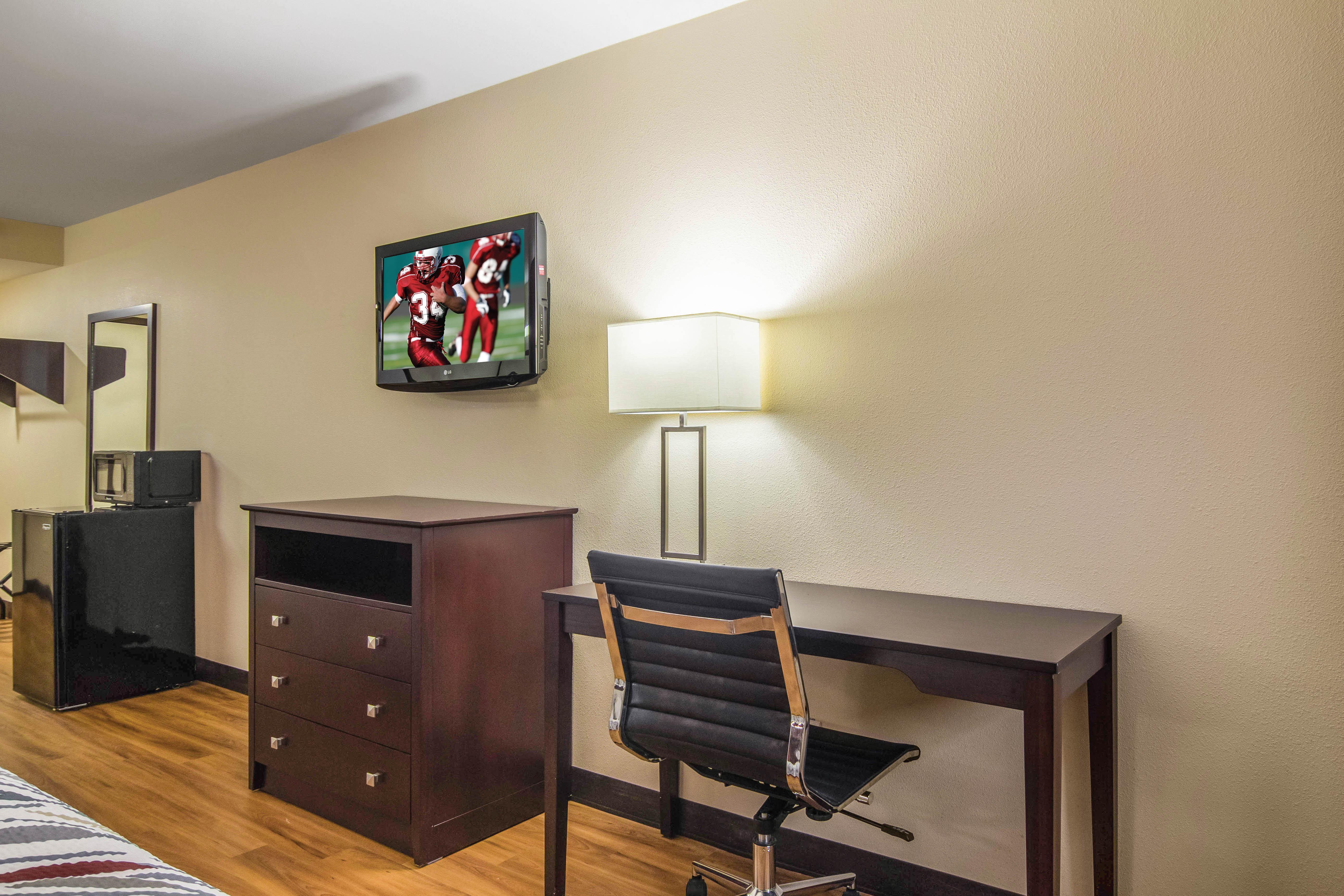 Red Roof Inn Перрисберг Экстерьер фото