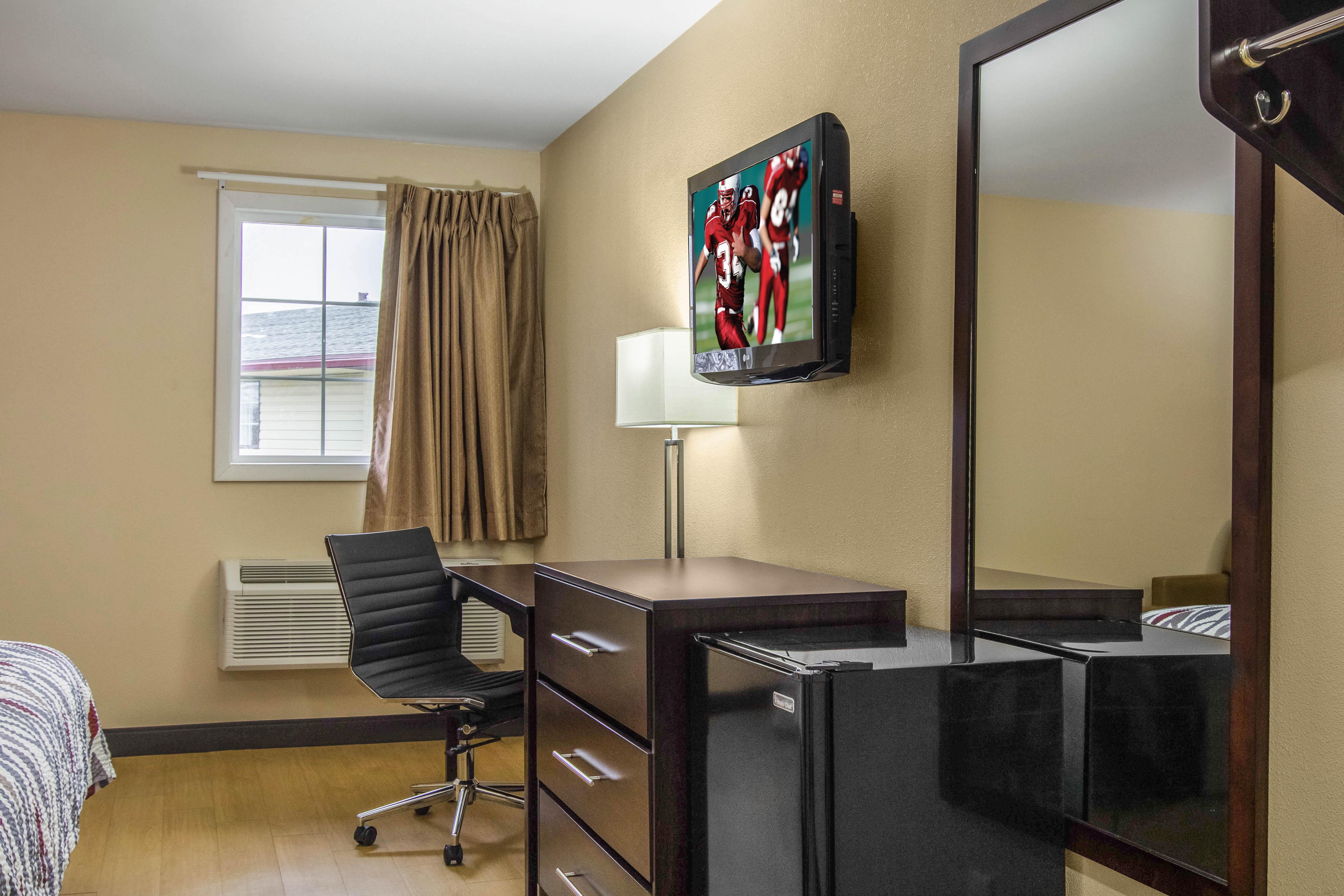 Red Roof Inn Перрисберг Экстерьер фото