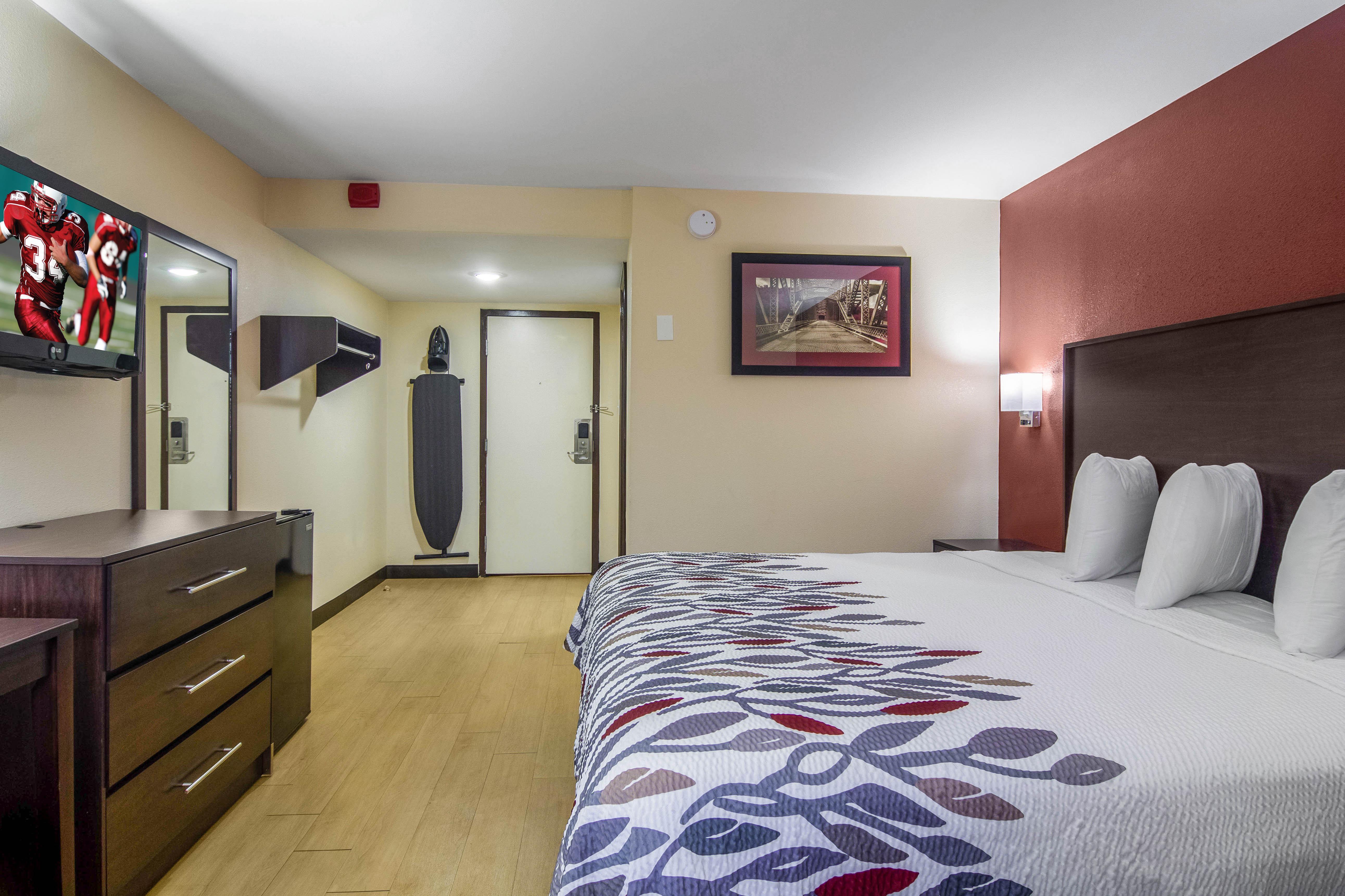 Red Roof Inn Перрисберг Экстерьер фото
