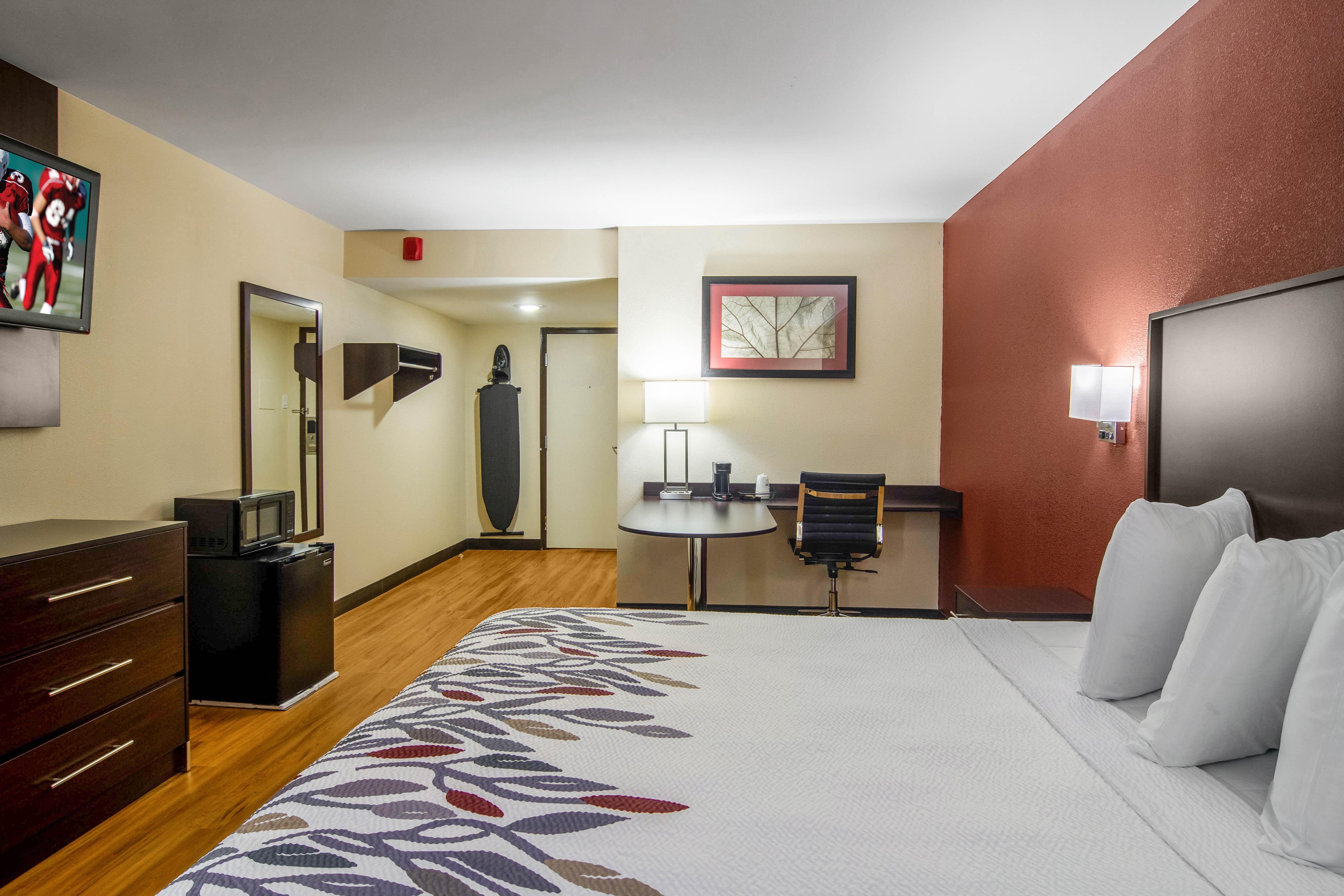 Red Roof Inn Перрисберг Экстерьер фото