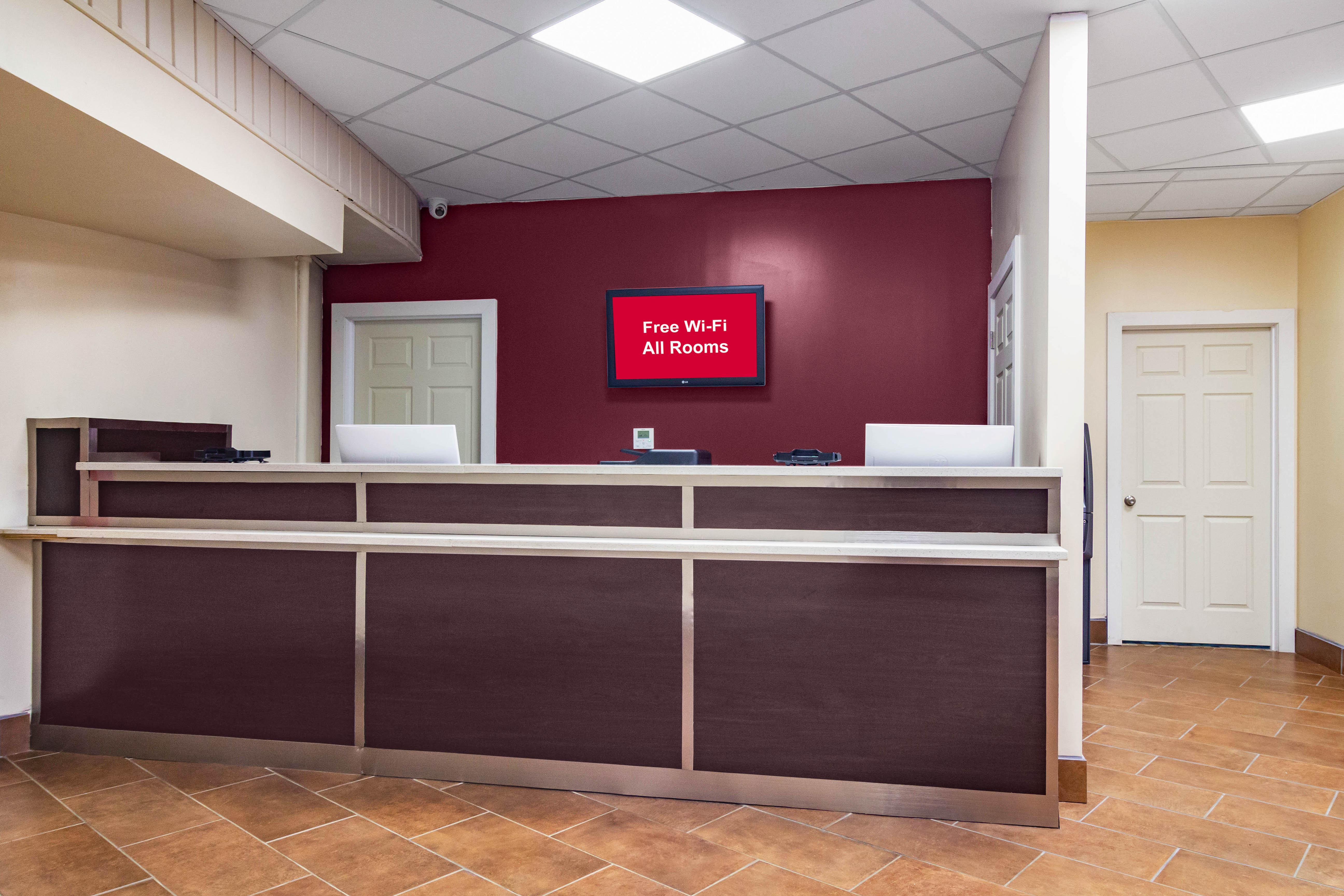 Red Roof Inn Перрисберг Экстерьер фото